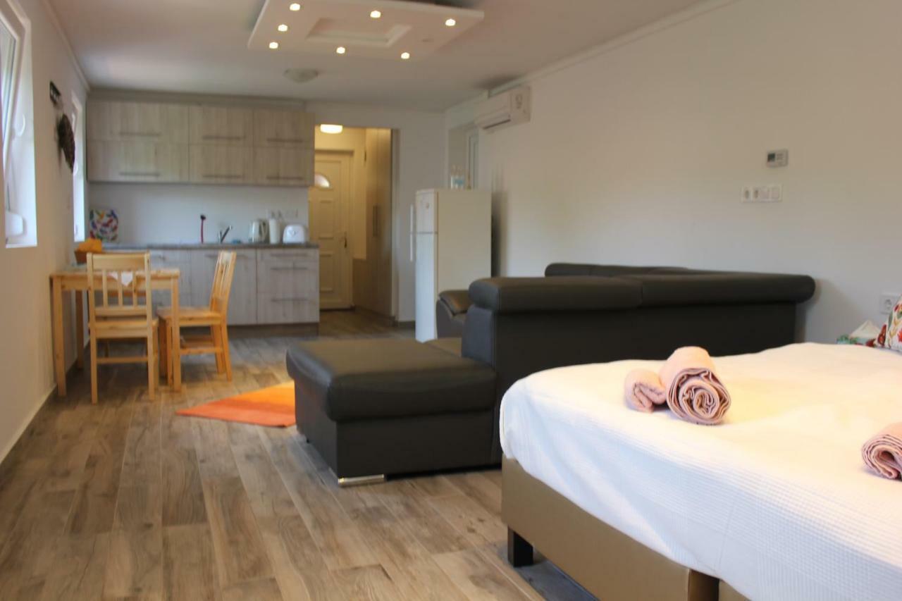 Magnolia Apartman Apartment ชิโอฟก ภายนอก รูปภาพ